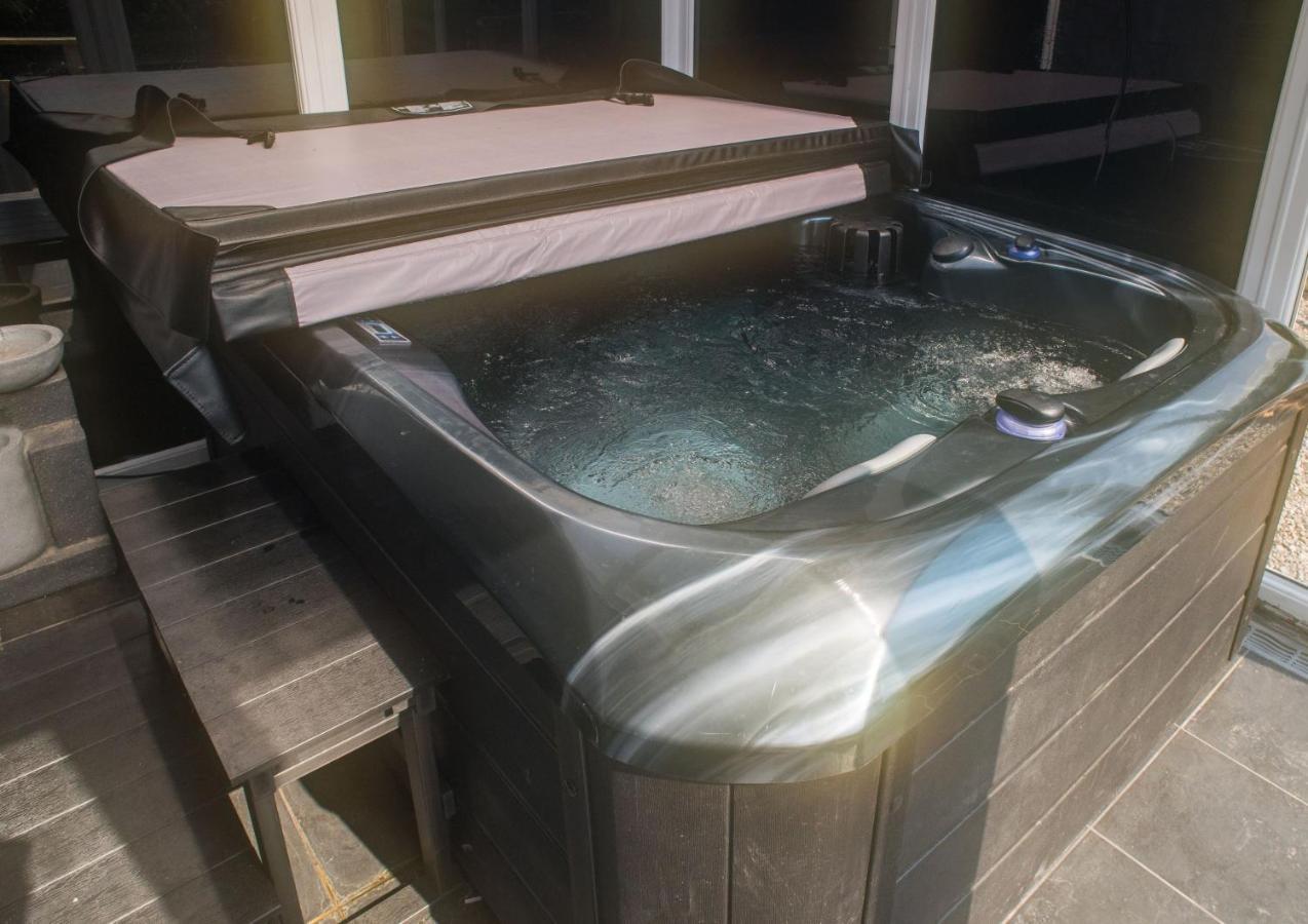 Luxury Super Central Cottage With A Hot Tub/ Gym Portree Exteriér fotografie