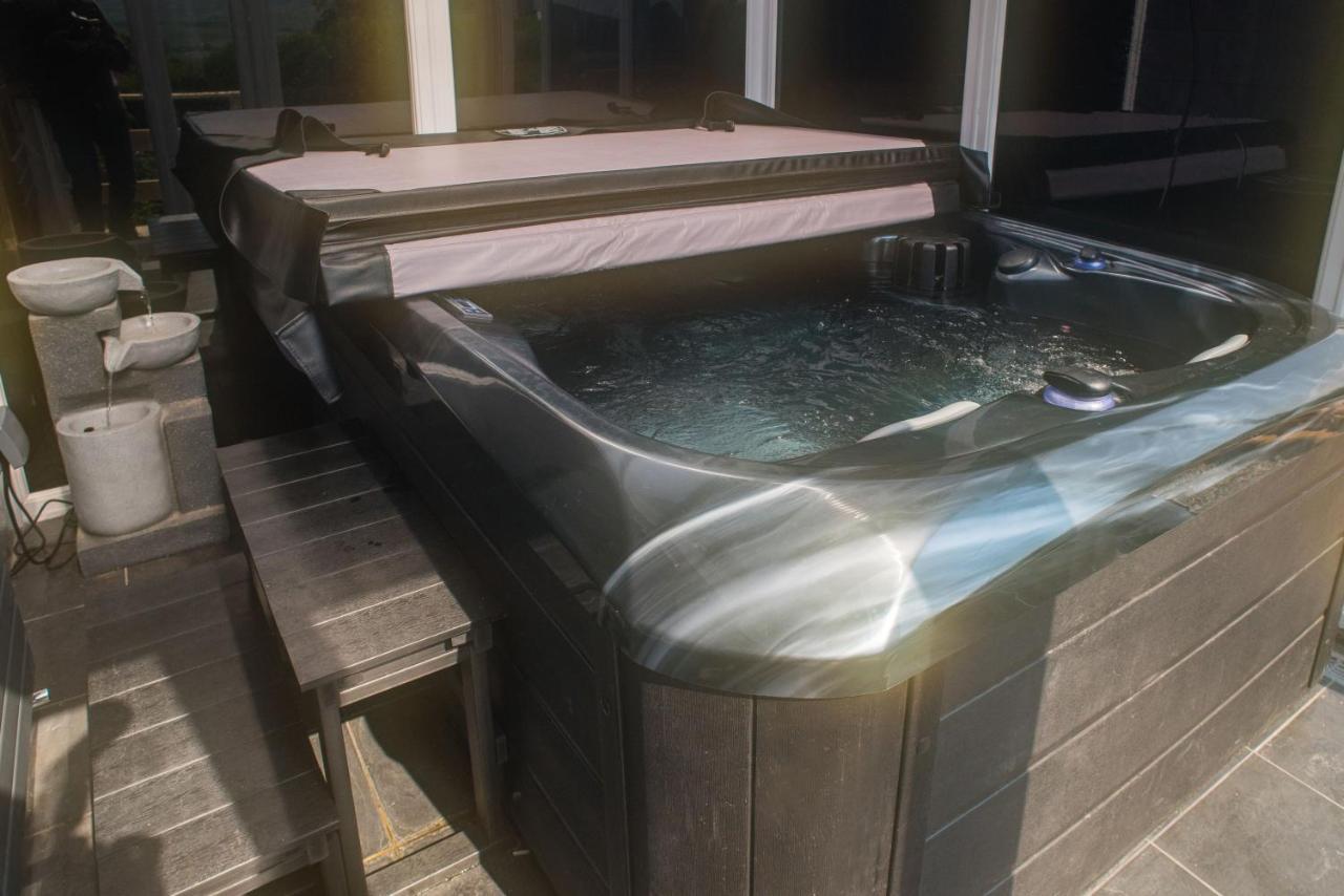Luxury Super Central Cottage With A Hot Tub/ Gym Portree Exteriér fotografie